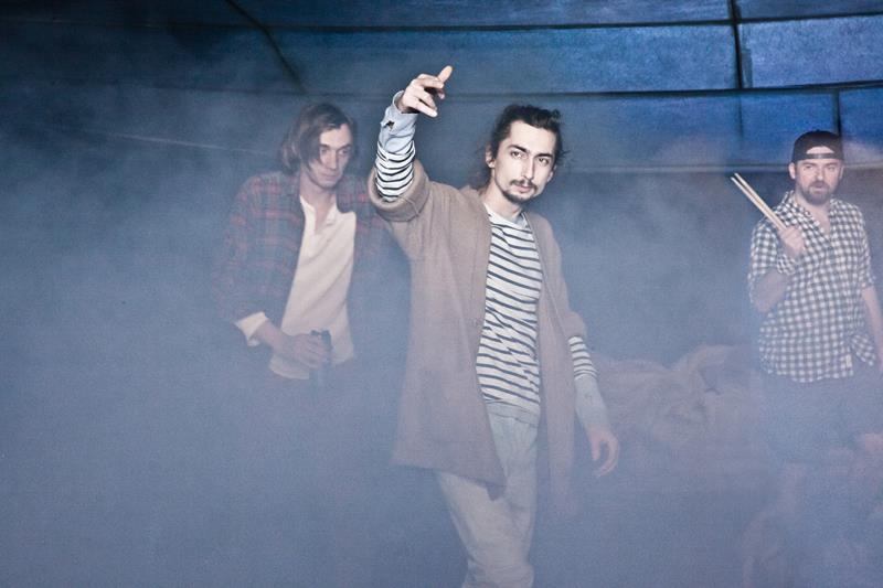 527442_493705990680837_214644819_n